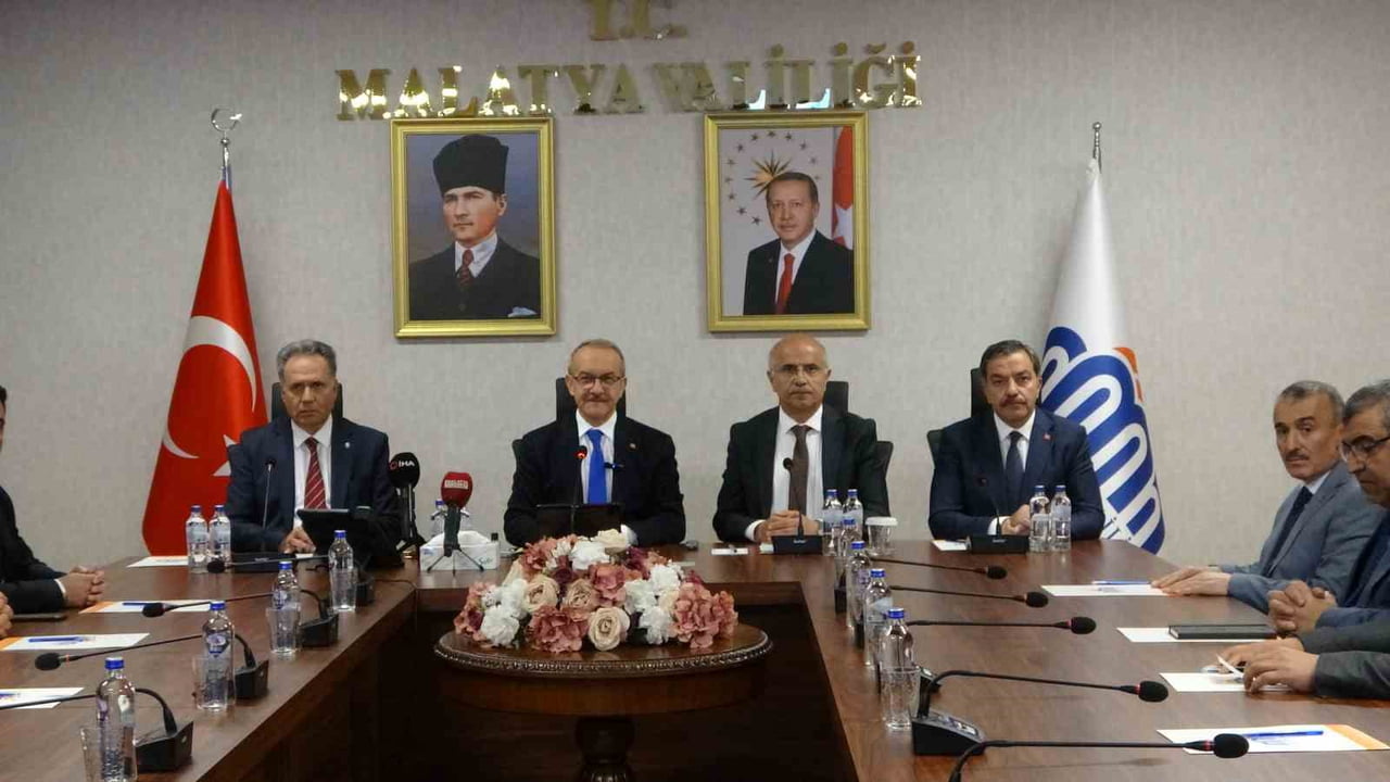 MALATYA'DA İPEKYOLU KARİYER FUARI'NA İLİŞKİN BİLGİLENDİRME TOPLANTISI DÜZENLENDİ.