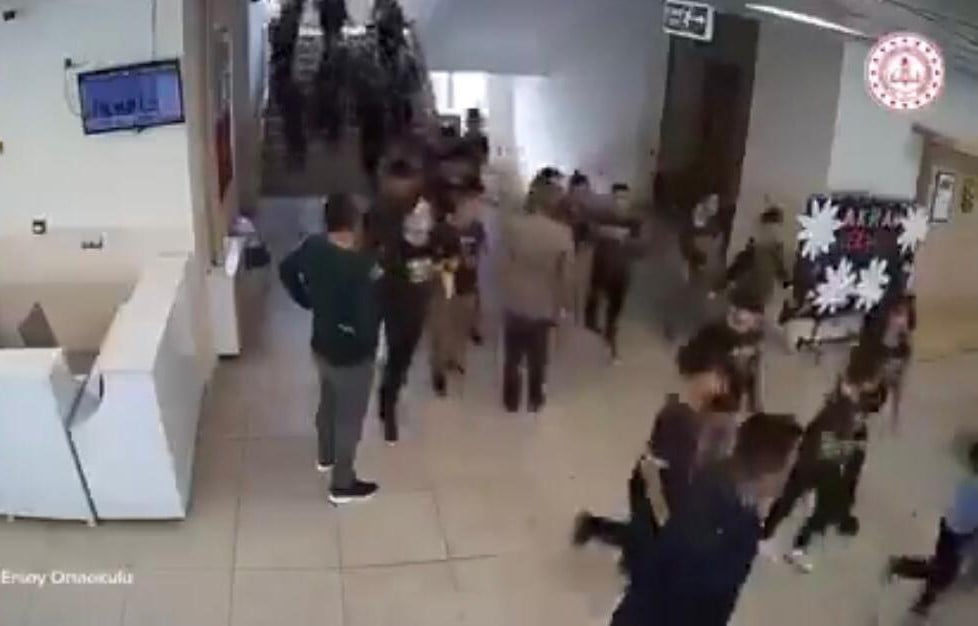 MALATYA'DA MEYDANA GELEN 5.6 BÜYÜKLÜĞÜNDEKİ DEPREM SIRASINDA BİR GÖRME ENGELLİLER OKULUNDA...