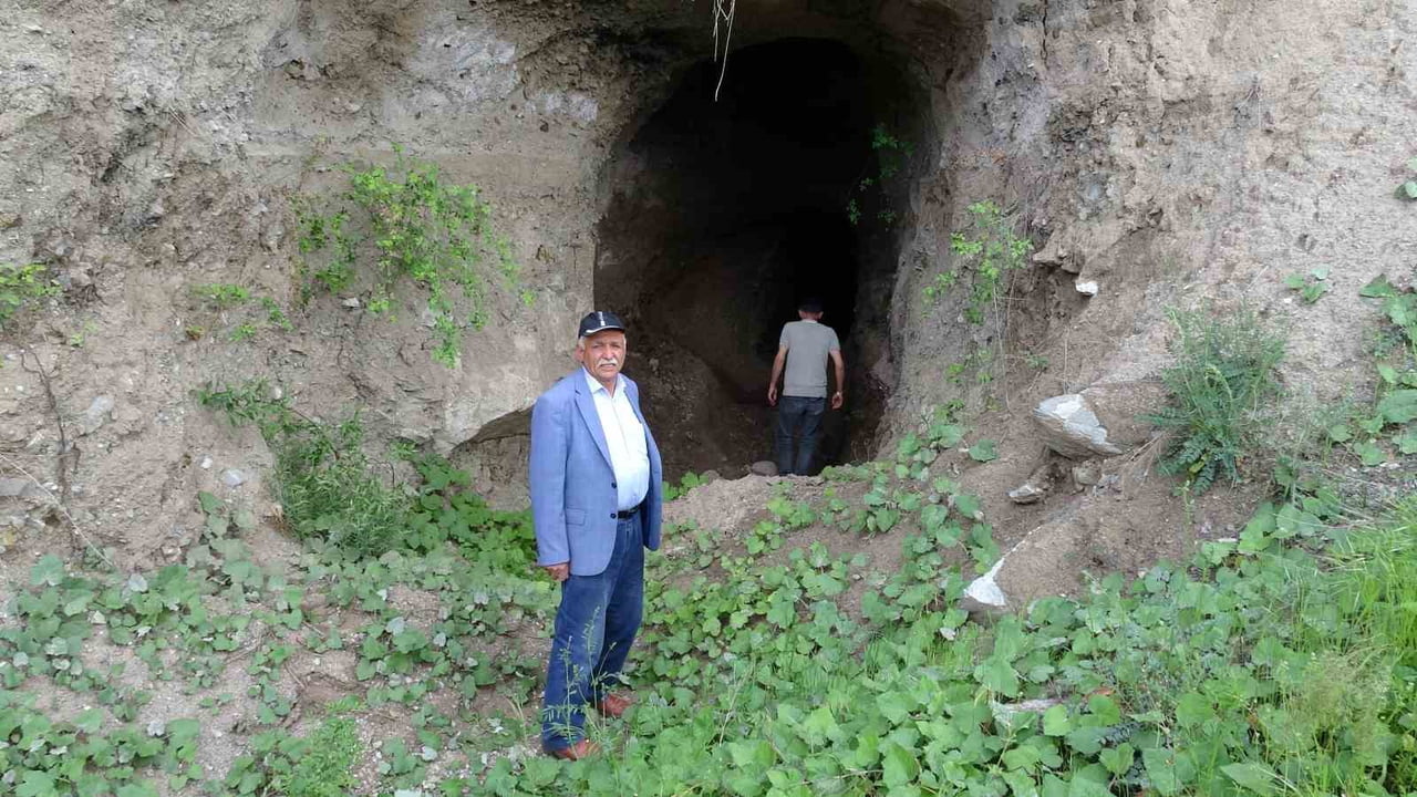 MALATYA'NIN BATTALGAZİ İLÇESİNE BAĞLI ÇOLAKLI MAHALLESİ'NDE BOZTAŞ AİLESİNİN YAKLAŞIK 50 YIL ÖNCE...