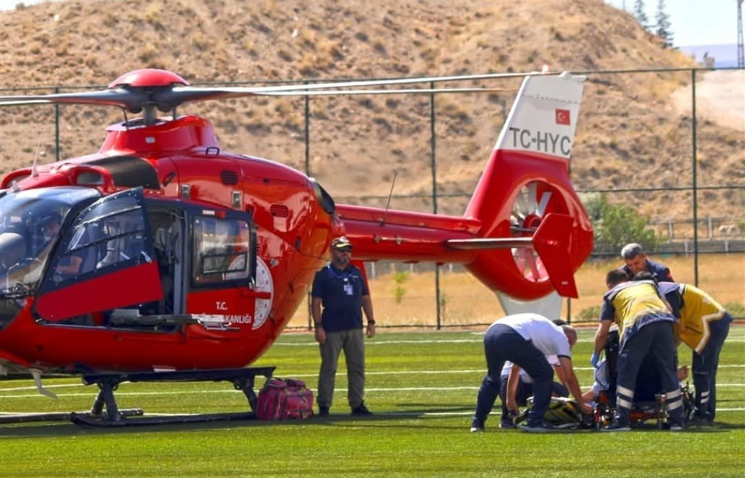 MALATYA’DA AMBULANS HELİKOPTER 82 YAŞINDAKİ HASTA İÇİN HAVALANDI