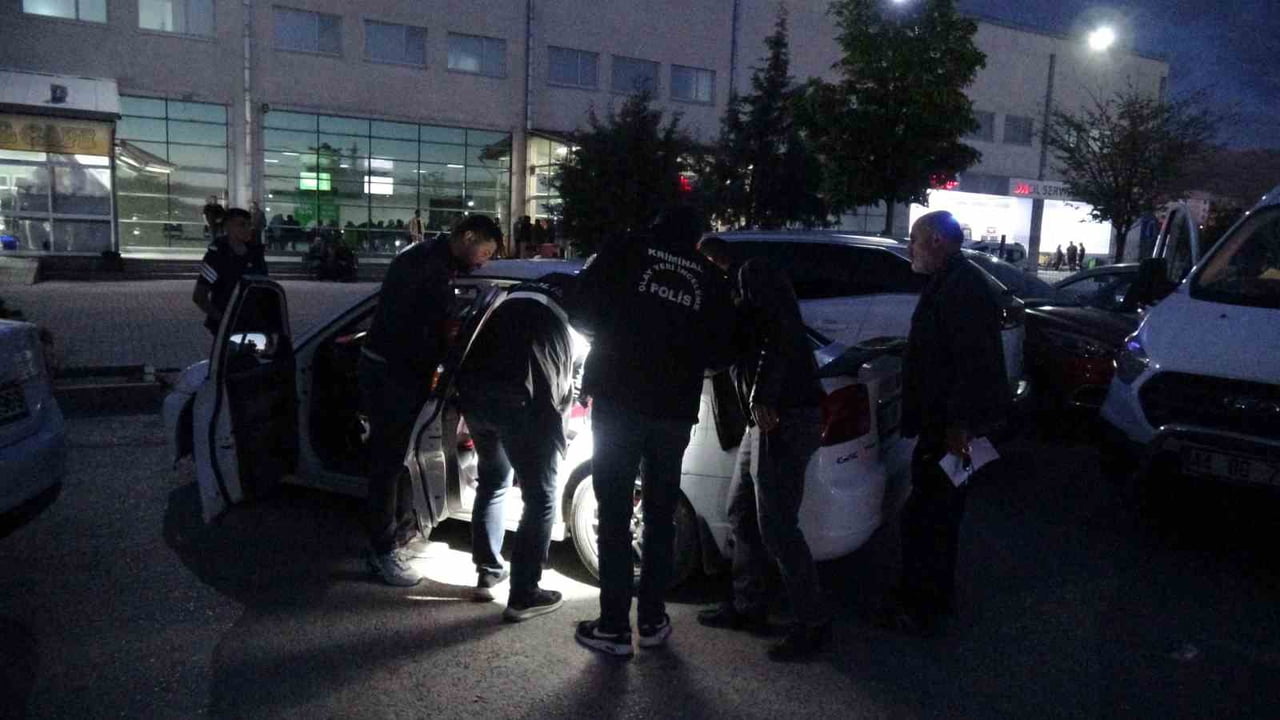 MALATYA’DA İKİ GRUP ARASINDA SİLAHLI BIÇAKLI KAVGA: 1 YARALI 2 GÖZALTI