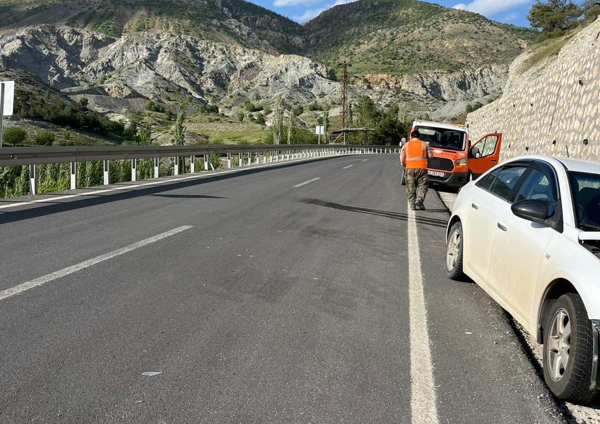 MALATYA’DA KONTROLDEN ÇIKAN OTOMOBİLİN İSTİNAT DUVARINA ÇARPMASI SONUCU MEYDANA GELEN TRAFİK...