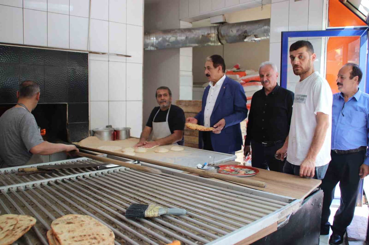 MALATYA ESNAF VE SANATKARLAR ODALARI BİRLİĞİ (MESOB) BAŞKANI ŞEVKET KESKİN, ODA BAŞKANLARIYLA...