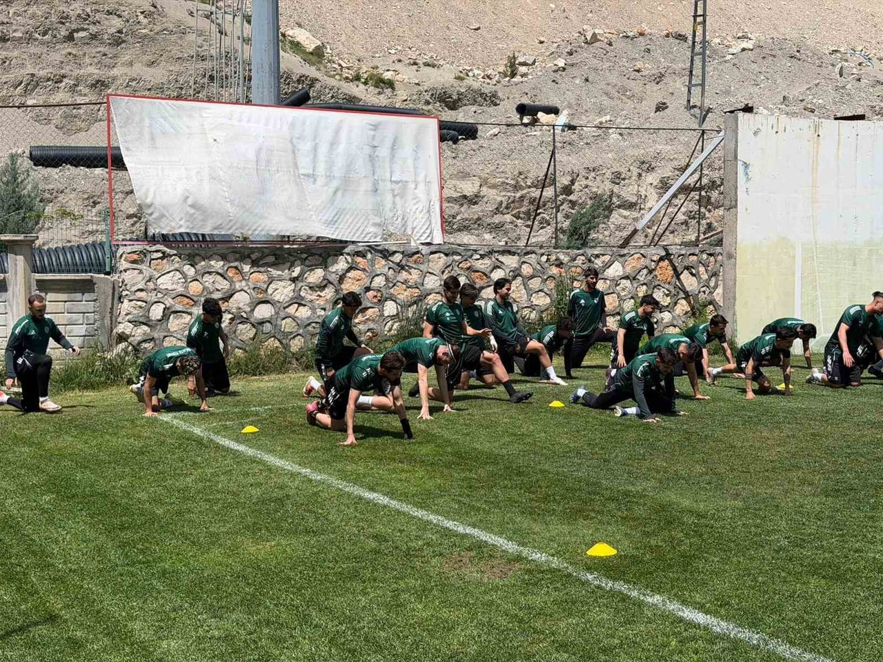 MALATYA YEŞİLYURTSPOR, ÇORLUSPOR 1947 İLE OYNAYACAĞI FİNAL KARŞILAŞMASININ HAZIRLIKLARINI...