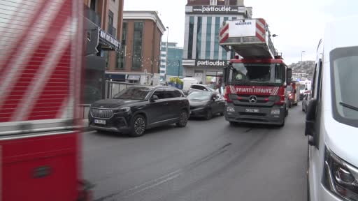 Maltepe’de korkutan depo yangını