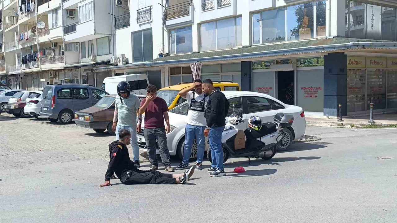 MANAVGAT İLÇESİNDE SEYİR HALİNDEKİ MOTOSİKLET SÜRÜCÜSÜ, ANİDEN ÖNÜNE ÇIKAN BİSİKLETLİ ÇOCUĞA...