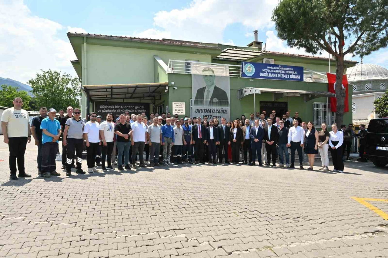 MANİSA BÜYÜKŞEHİR BELEDİYESİ GENEL SEKRETERİ BURAK DESTE, KURBAN BAYRAMI VESİLESİYLE BELEDİYE...