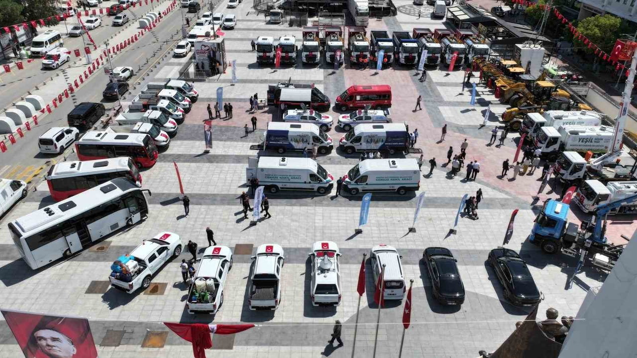 MANİSA BÜYÜKŞEHİR BELEDİYESİ, MANİSALILARA DAHA HIZLI, GÜÇLÜ VE ETKİN HİZMET SUNABİLMEK AMACIYLA...
