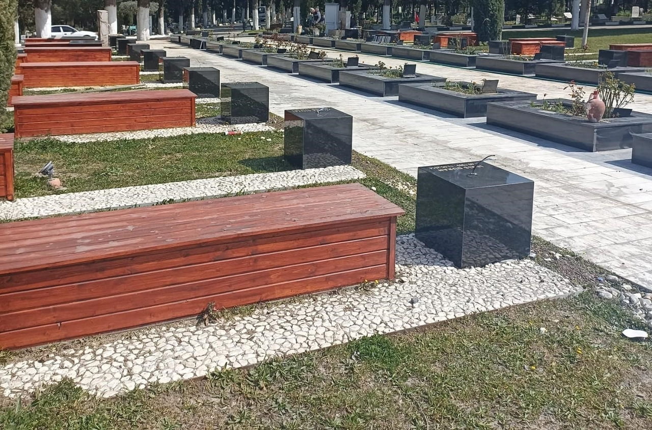 MANİSA BÜYÜKŞEHİR BELEDİYESİ, YAKLAŞAN KURBAN BAYRAMI ÖNCESİNDE VATANDAŞLARIN KABİR ZİYARETLERİNİ...