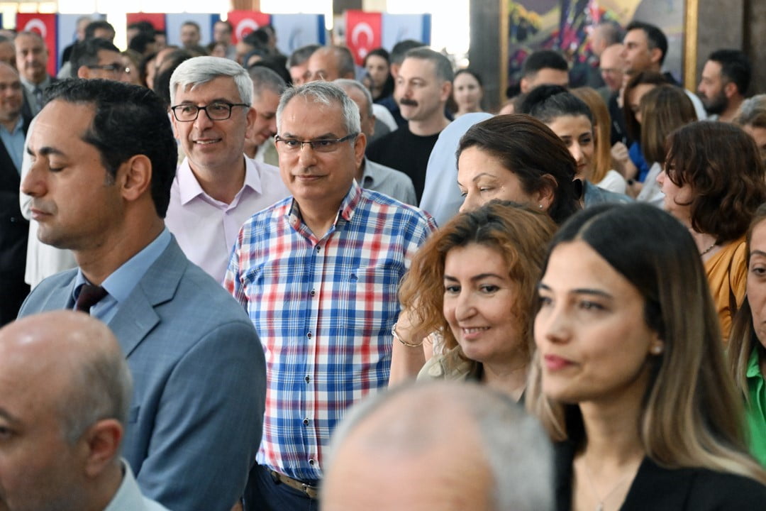 MANİSA CELAL BAYAR ÜNİVERSİTESİ, KURBAN BAYRAMI ÖNCESİ PERSONELLER ARASINDA BAYRAMLAŞMA TÖRENİ...