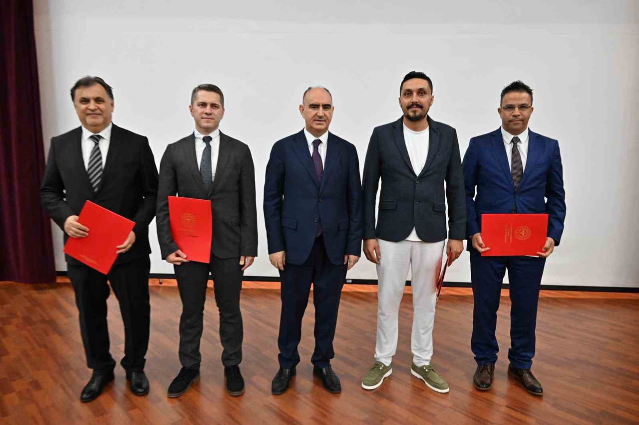 MANİSA CELAL BAYAR ÜNİVERSİTESİ SÜLEYMAN DEMİREL KÜLTÜR MERKEZİ’NDE GERÇEKLEŞTİRİLEN "MADDE...