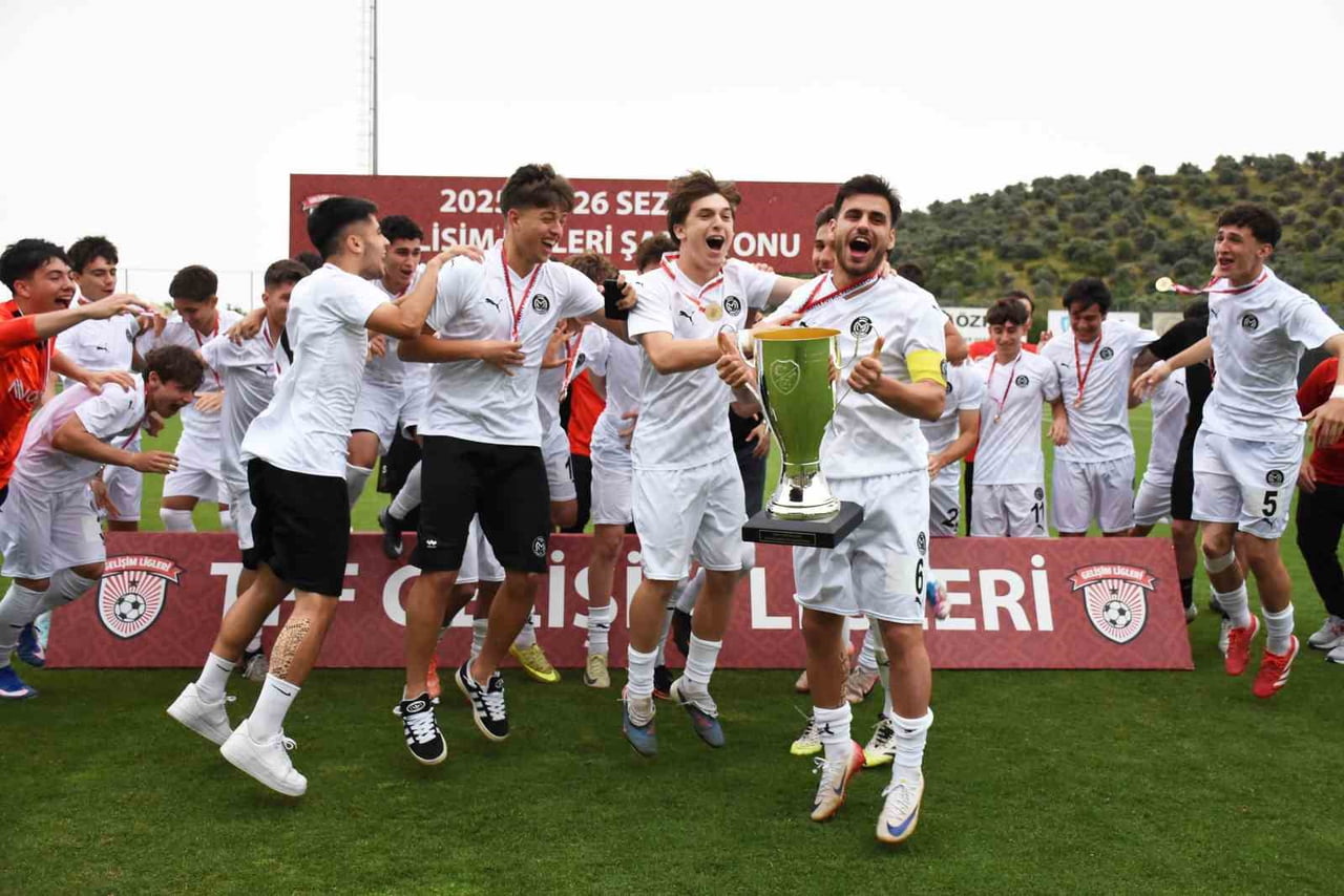 MANİSA FUTBOL KULÜBÜ U19 TAKIMI, GELİŞİM LİGİ FİNALİNDE ARKENT ARNAVUTKÖY BELEDİYESİ FUTBOL SK’YI...