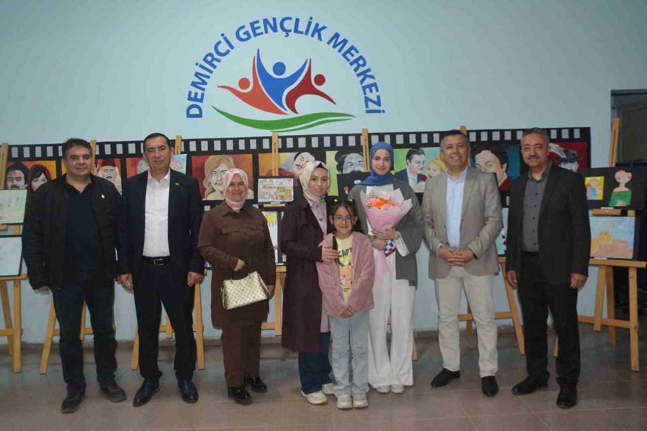 MANİSA’NIN DEMİRCİ İLÇESİNDE 15-21 MAYIS GENÇLİK HAFTASI ETKİNLİKLERİ KAPSAMINDA RESİM SERGİSİ...