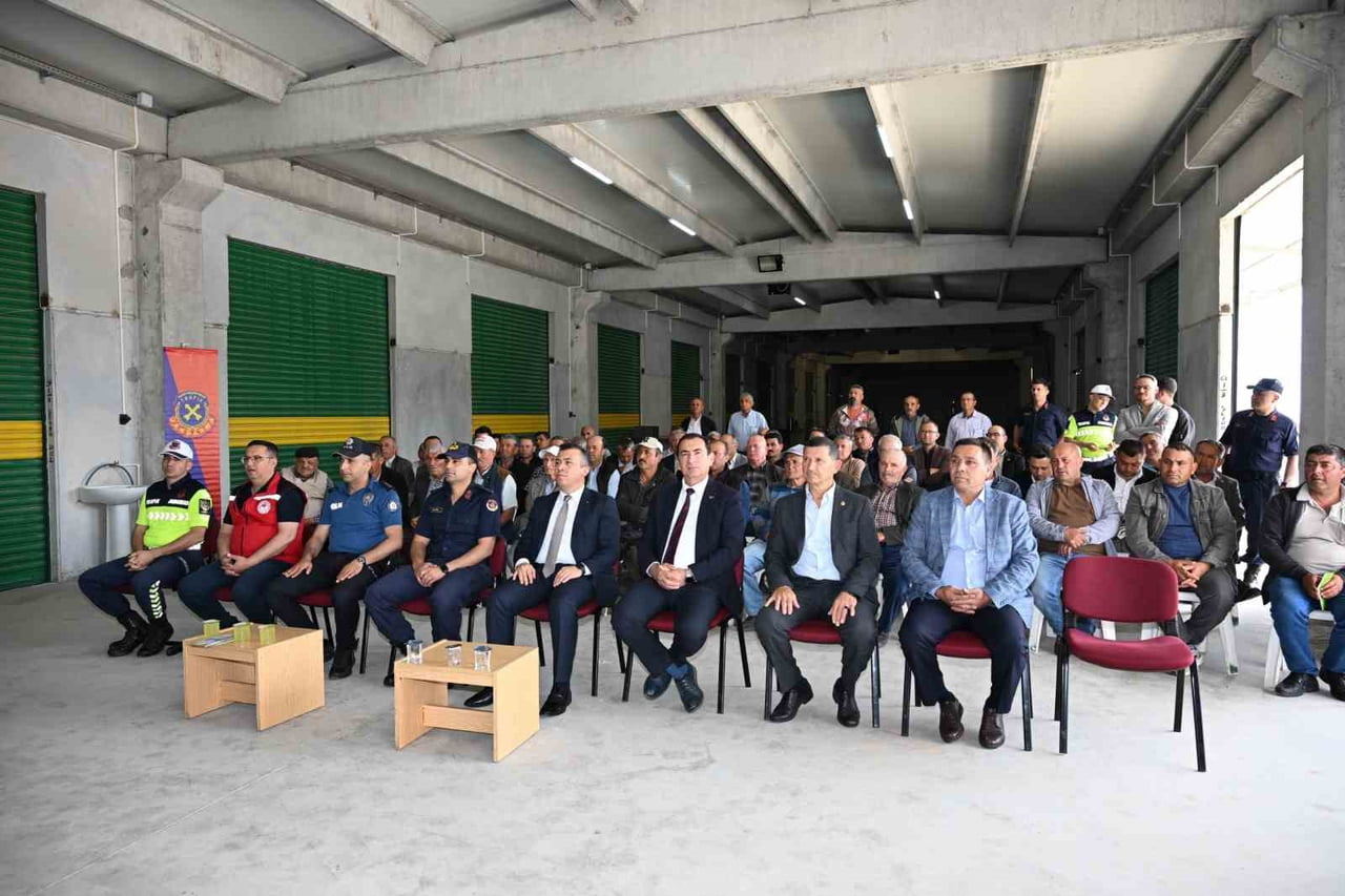 MANİSA’NIN DEMİRCİ İLÇESİNDE, TARIM SEZONUNUN YOĞUNLAŞMASIYLA BİRLİKTE TRAKTÖR VE MOTOSİKLET...