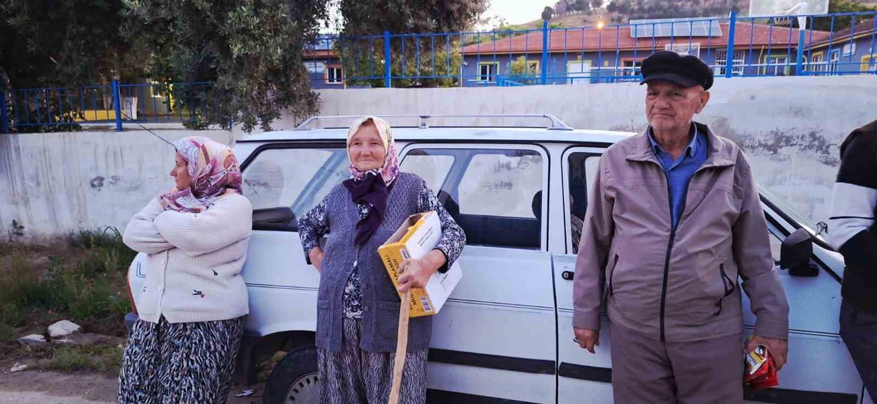 MANİSA’NIN SARIGÖL İLÇESİNE BAĞLI ÇAVUŞLAR MAHALLESİ’NDE YILLARDIR SÜRDÜRÜLEN GELENEKTE, SABAH...