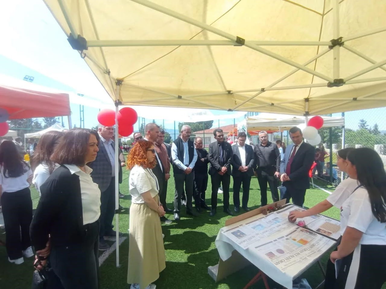 MANİSA’NIN SARIGÖL İLÇESİNE BAĞLI DİNDARLI MAHALLESİ’NDE İLK KEZ DÜZENLENEN TÜBİTAK BİLİM FUARI...