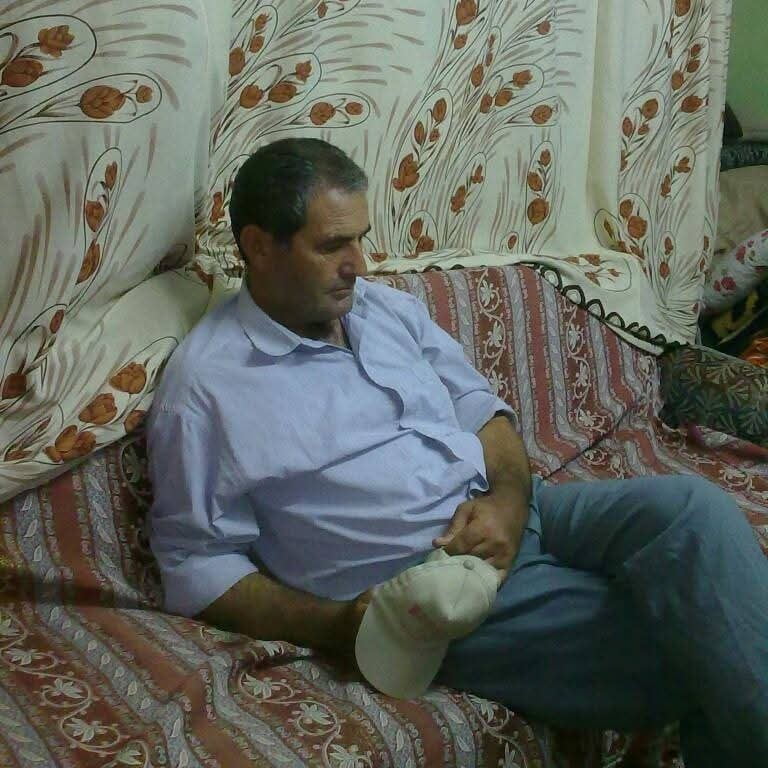 MANİSA’NIN SELENDİ İLÇESİNE BAĞLI KAYRANLAR MAHALLESİ MUHTARI NİYAZİ CAHAN (50), TARLASINDA...