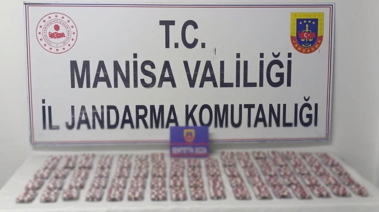 MANİSA’NIN SOMA İLÇESİNDE JANDARMA EKİPLERİNCE DÜZENLENEN OPERASYONDA BİNLERCE SENTETİK ECZA ELE...