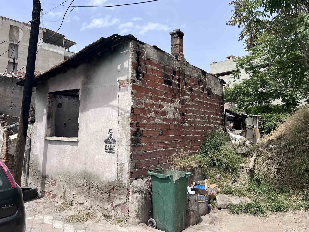 MANİSA’NIN YUNUSEMRE İLÇESİNDE BİR EVDE ÇIKAN YANGINDA MAHSUR KALAN YAŞLI KADIN MANİSA İL JANDARMA...