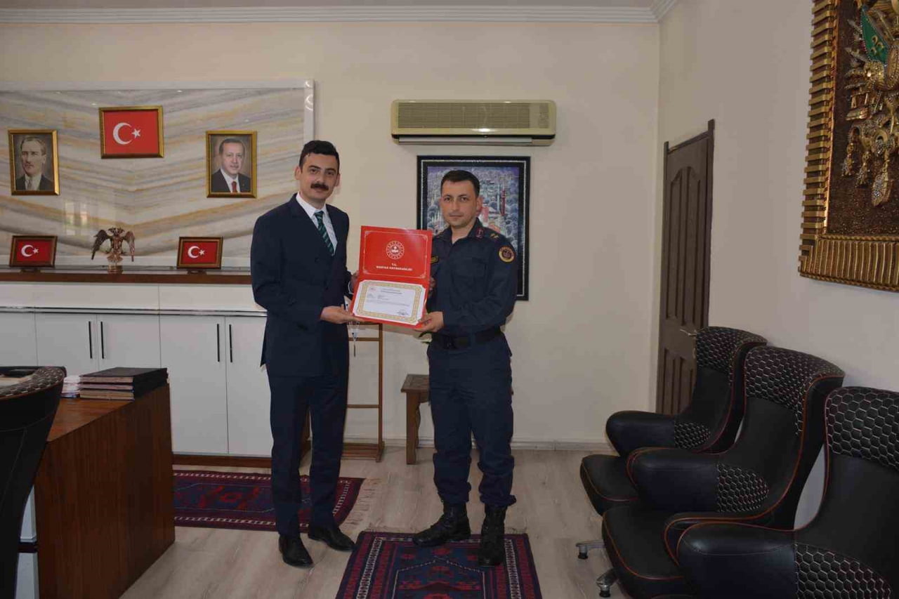 MANYAS'TA JANDARMA VE EMNİYETE BAŞARI BELGESİ