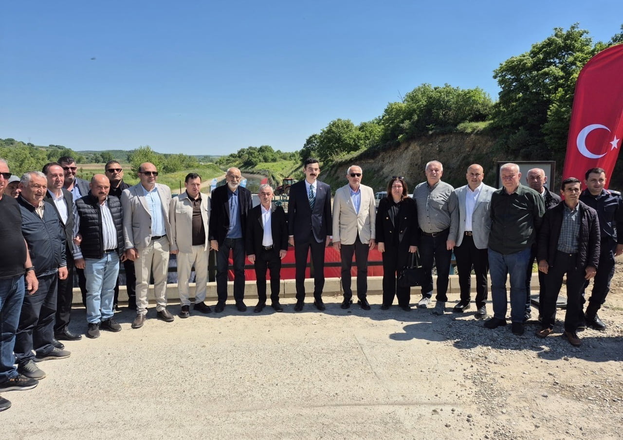 MANYAS BARAJI'NDA KAPAKLAR TÖRENLE AÇILDI, KANALLARA SU VERİLMEYE BAŞLANDI