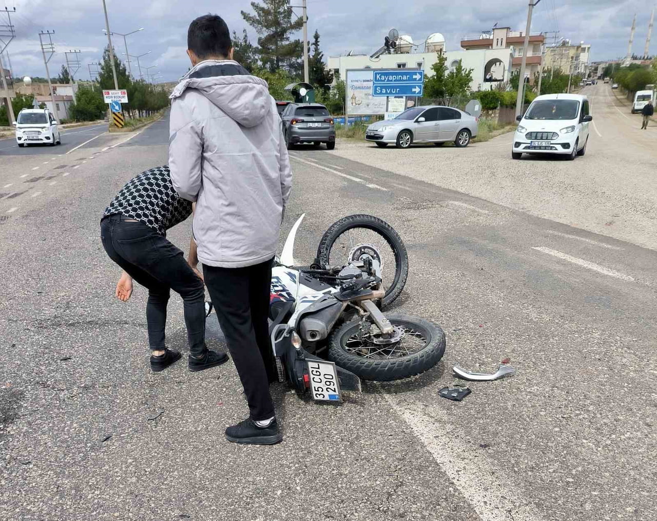 MARDİN'İN MİDYAT İLÇESİNDE OTOMOBİL İLE MOTOSİKLETİN ÇARPIŞMASI SONUCU 1 KİŞİ...