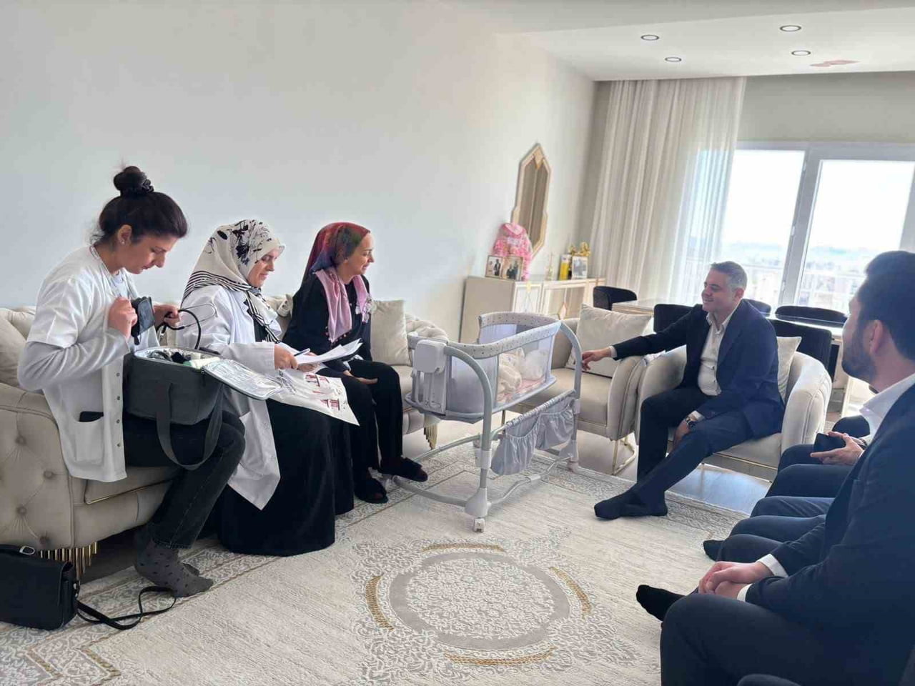 MARDİN İL SAĞLIK MÜDÜRÜ UZM. DR. SAFFET YAVUZ, HALK SAĞLIĞI HİZMETLERİ BAŞKANI UZM. DR. CİHAT...