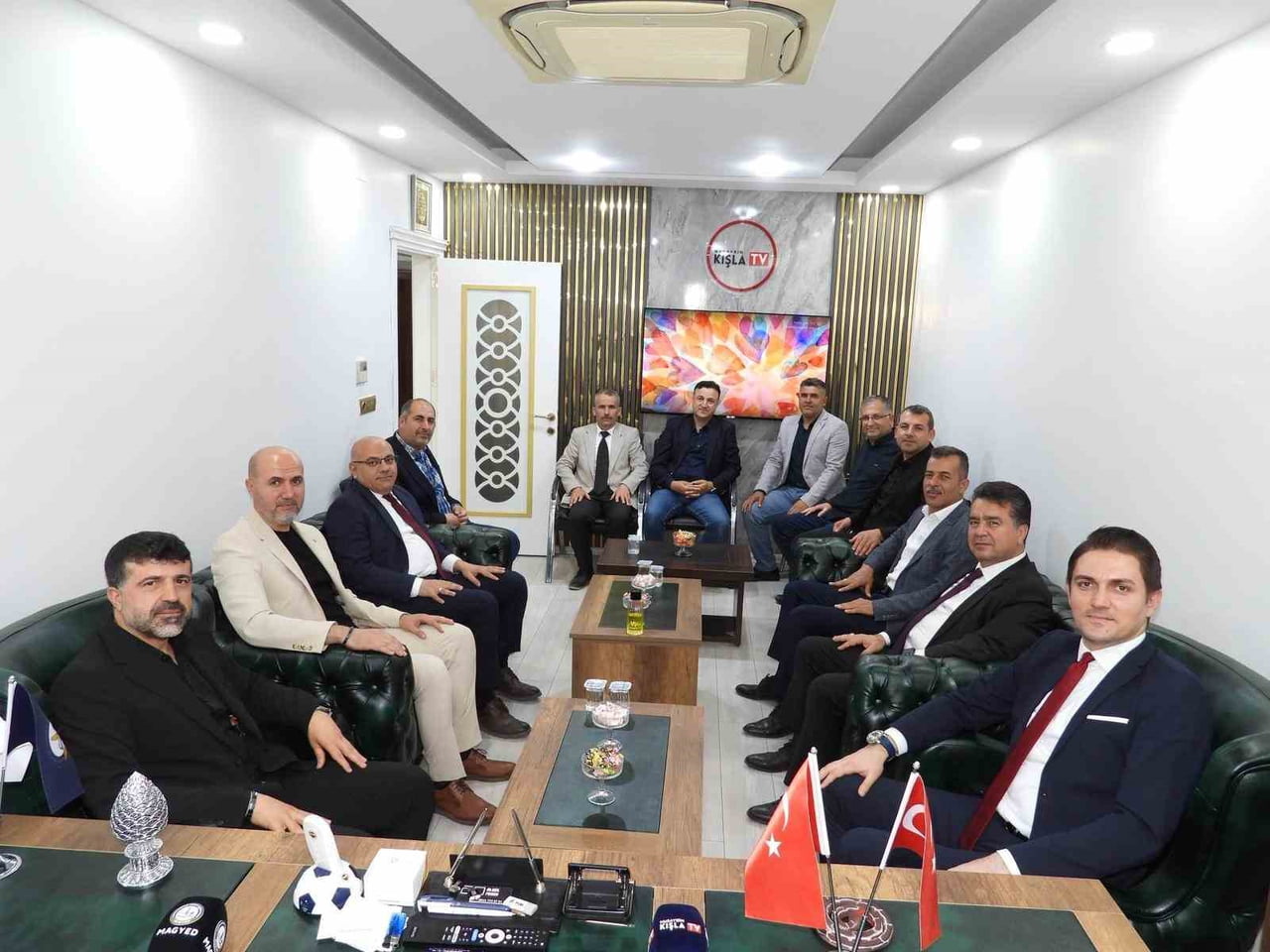 MARDİN’İN NUSAYBİN İLÇE KAYMAKAMI EVREN ÇAKIR, MARDİN GAZETECİLER, YAZARLAR VE EĞİTİM DERNEĞİNE...