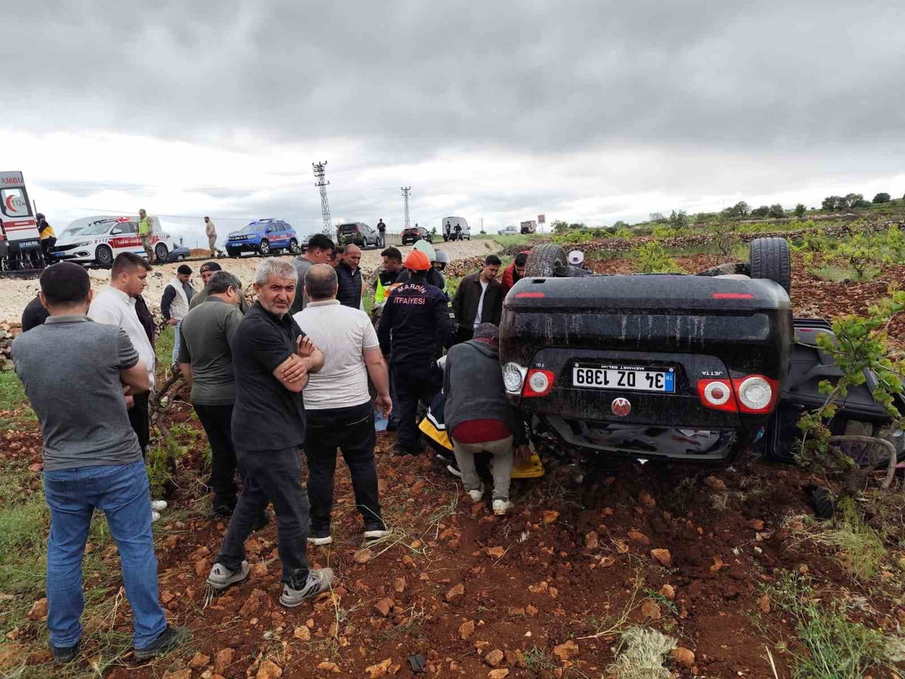 MARDİN’İN ÖMERLİ İLÇESİNDE OTOMOBİLİN DEVRİLMESİ SONUCU MEYDANA GELEN TRAFİK KAZASINDA 1 KİŞİ...