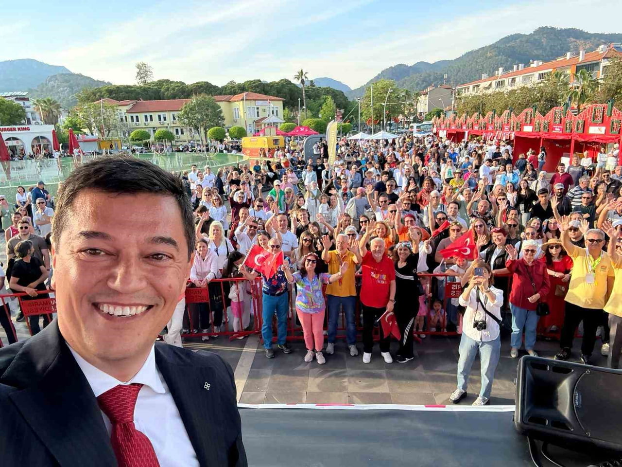 MARMARİS BELEDİYESİ’NİN İLK KEZ DÜZENLEDİĞİ LATİN FEST, RENKLİ KORTEJİ, DANS GÖSTERİLERİ VE...
