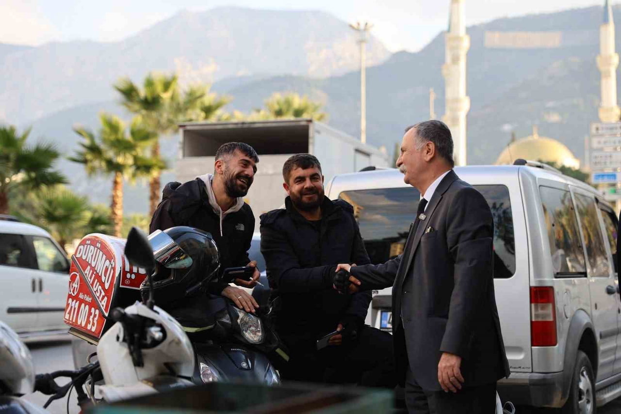 MAYIS AYINDA İKİ AYRI ARAŞTIRMA ŞİRKETİNCE YAYIMLANAN SONUÇLARDA YUNUSEMRE BELEDİYESİ, TÜRKİYE’NİN...