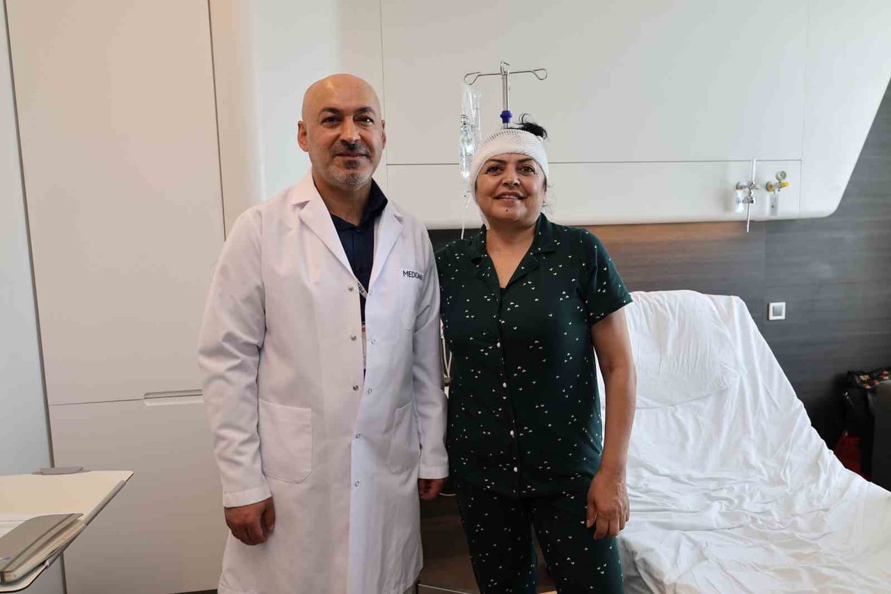MEDİCANA SAĞLIK GRUBU BEYİN VE SİNİR CERRAHİSİ BÖLÜMÜ’NDEN PROF. DR. ÖZHAN MERZUK UÇKUN VE ŞEFİKA...