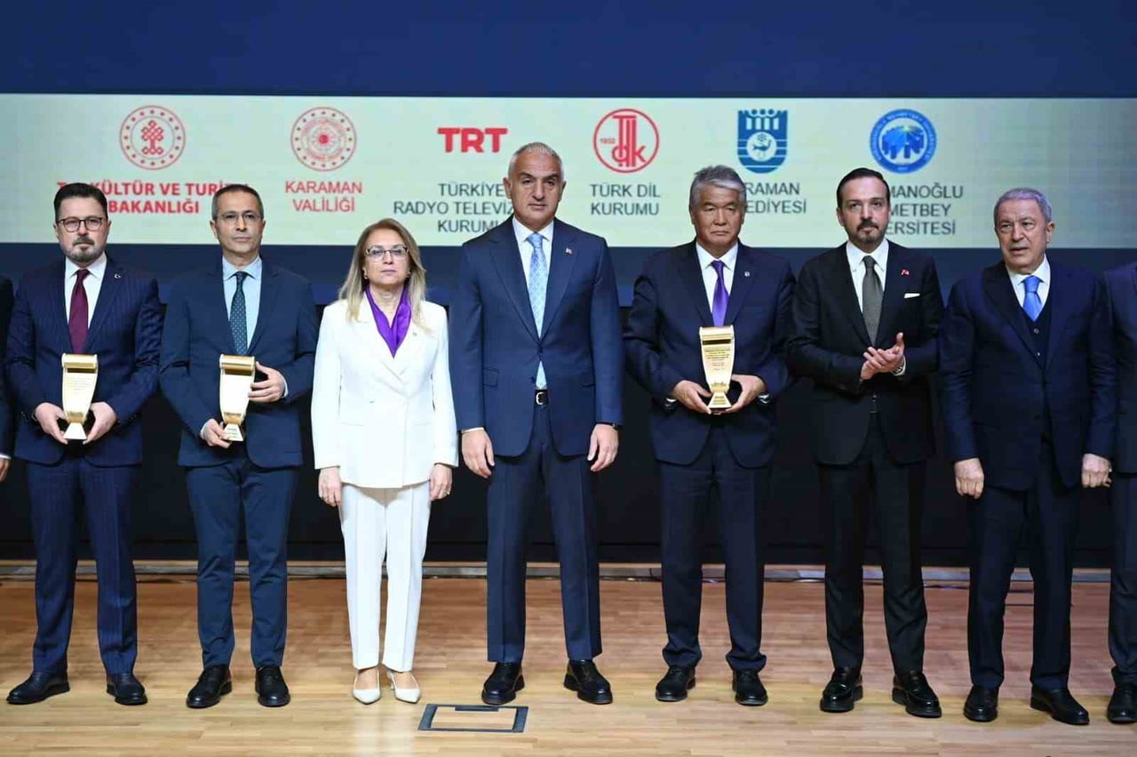 MEHMET NURİ ERSOY, ANKARA'DA DÜZENLENEN "749. TÜRK DİL BAYRAMI VE YUNUS EMRE'Yİ ANMA ETKİNLİKLERİ:...