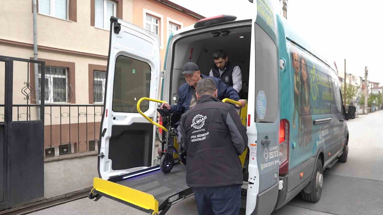 MELİKGAZİ BELEDİYESİ; ENGELLİ VATANDAŞLARIN SAĞLIK HİZMETLERİNE ERİŞİMİNİ KOLAYLAŞTIRMAK AMACIYLA...
