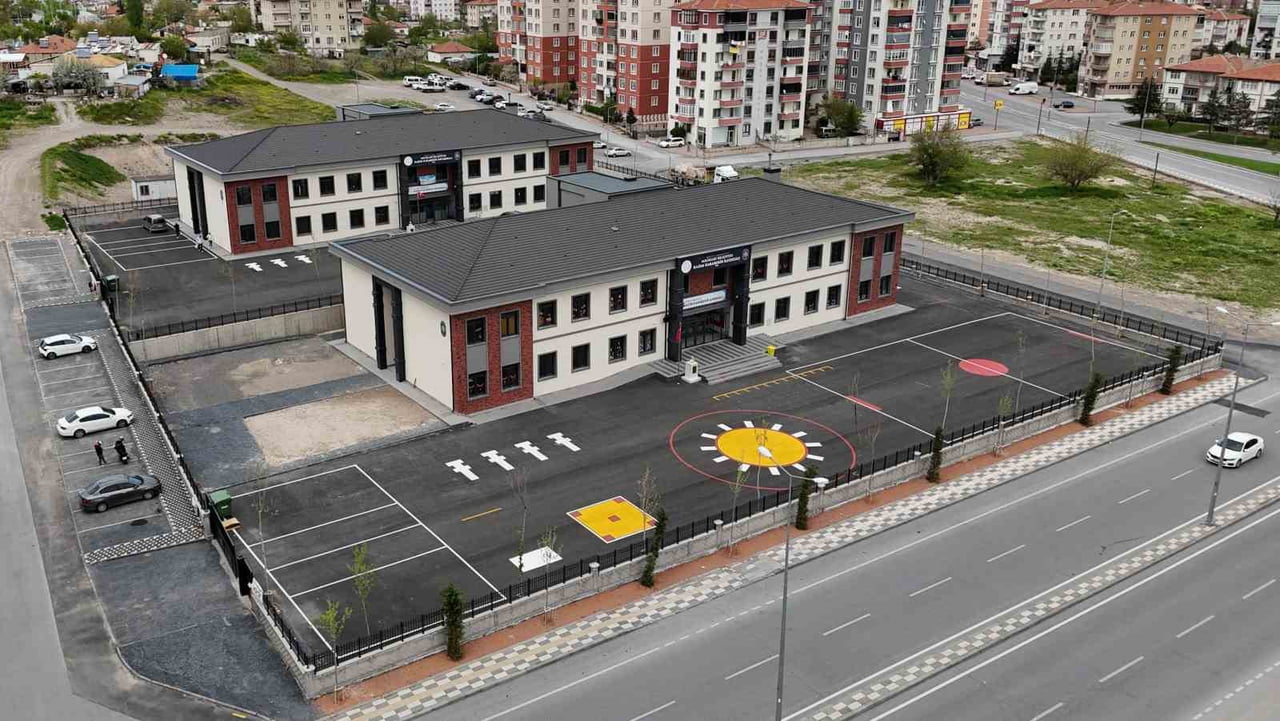 MELİKGAZİ BELEDİYESİ’NİN HAYIRSEVER İŞ BİRLİĞİ İLE HAYATA GEÇİRDİĞİ KAZIM KARABEKİR İLKOKULU VE...