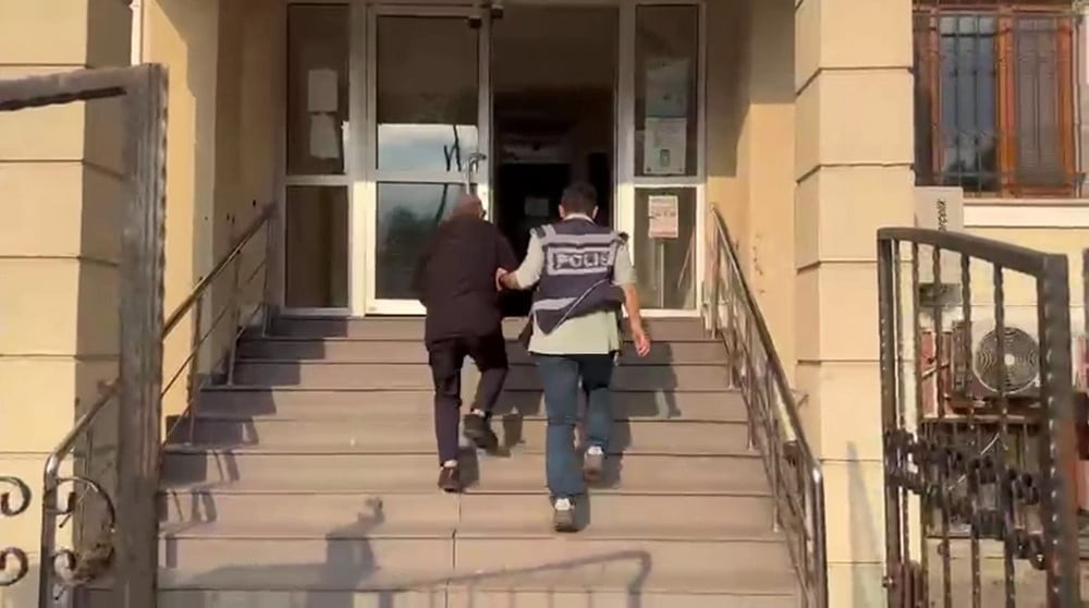 MENFAAT KARŞILIĞINDA FUHUŞ AMAÇLI KADIN AYARLAYAN VE YER TEMİN EDEN 2'Sİ KADIN TOPLAM 4 ŞÜPHELİ...