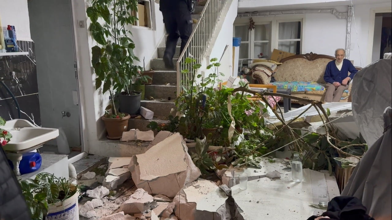 MENTEŞE’DE MÜSTAKİL EVDE KORKUTAN PATLAMA: 3 KİŞİ YARALANDI