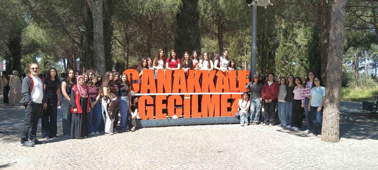MENTEŞELİ GENÇLER ECDADIN İZİNDE "BİR DESTANDIR ÇANAKKALE"