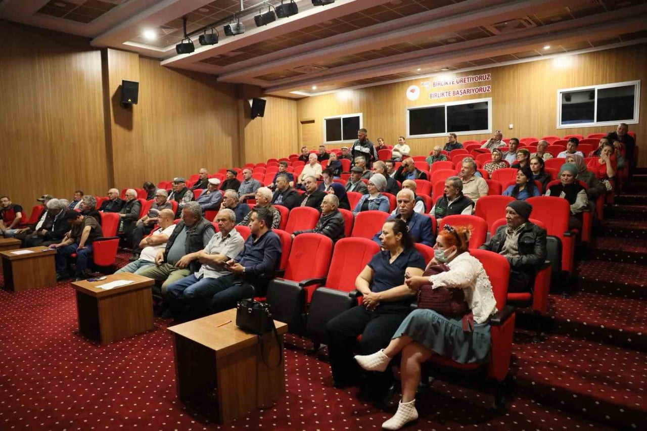 MENTEŞELİ ÜRETİCİLERE "B REÇETE VE BİTKİ KORUMA" EĞİTİMİ