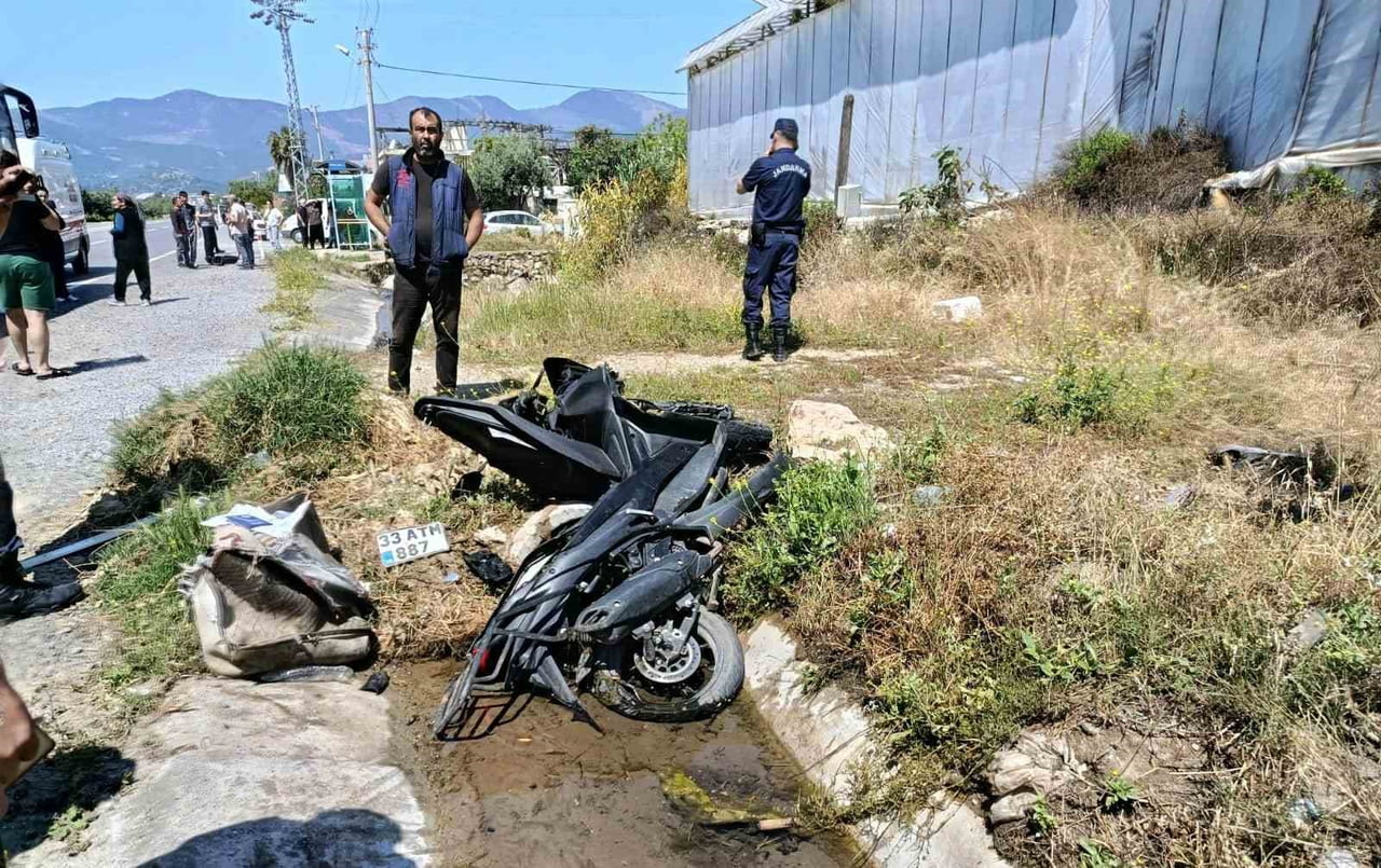 MERSİN'İN BOZYAZI İLÇESİNDE YOLCU OTOBÜSÜ İLE MOTOSİKLETİN ÇARPIŞMASI SONUCU EMEKLİ İMAM HAYATINI...