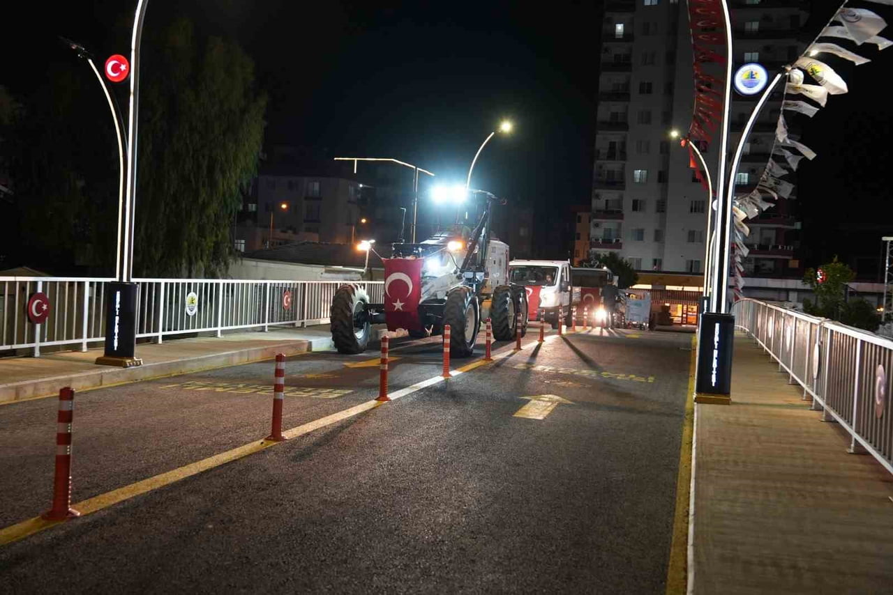MERSİN'İN ERDEMLİ İLÇESİNDE ULAŞIMI RAHATLATMASI BEKLENEN ALATA DERESİ 4. TAŞIT KÖPRÜSÜ HİZMETE...