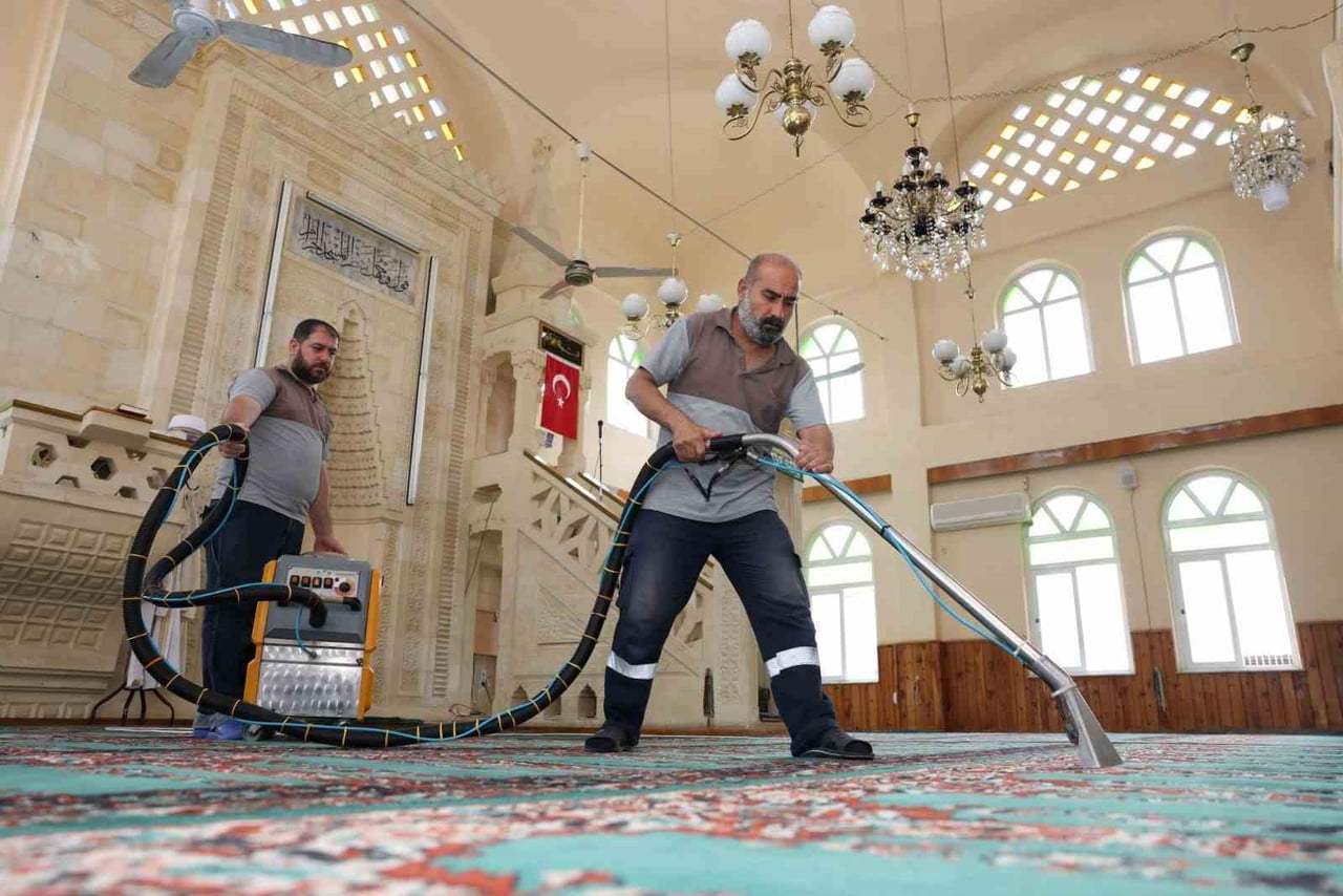 MERSİN'İN MERKEZ İLÇE AKDENİZ BELEDİYESİ, YAKLAŞAN KURBAN BAYRAMI ÖNCESİNDE İLÇE GENELİNDEKİ...