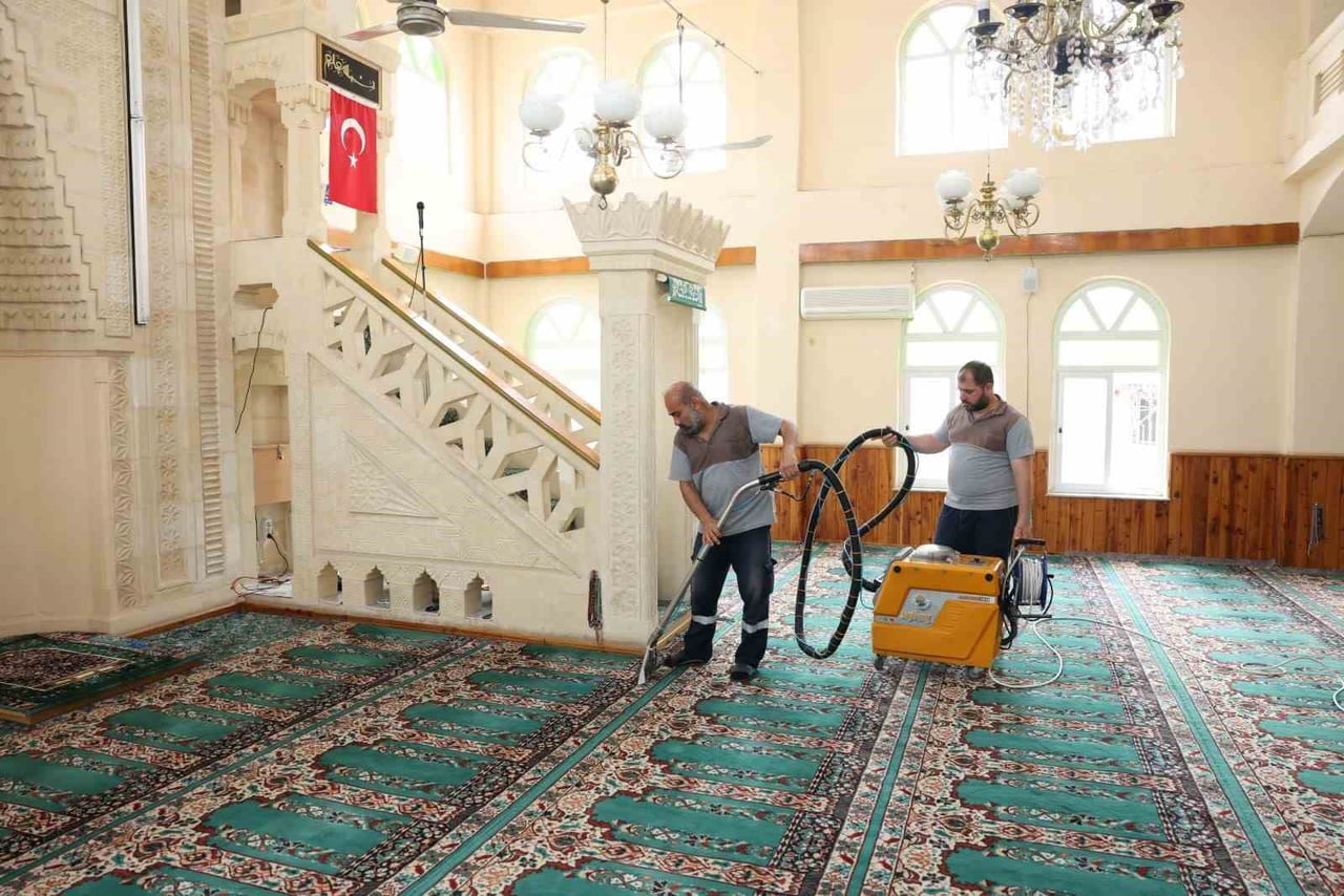MERSİN'İN MERKEZ İLÇE AKDENİZ BELEDİYESİ, YAKLAŞAN KURBAN BAYRAMI ÖNCESİNDE İLÇE GENELİNDEKİ...