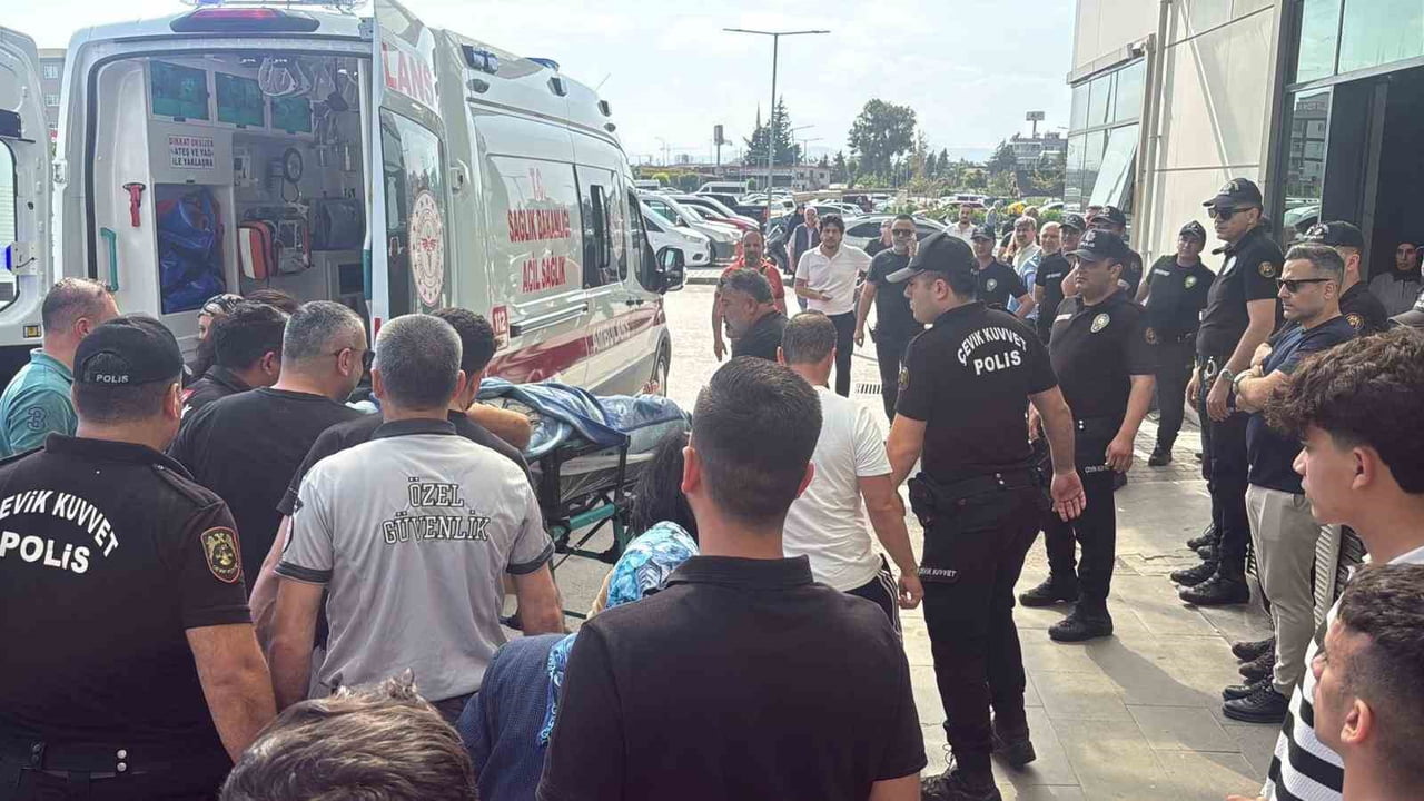 MERSİN'İN TARSUS İLÇESİNDE SİLAHLI SALDIRI DÜZENLEYEN BİR ŞÜPHELİ FARKLI YERLERDE ŞU ANA KADAR 4...