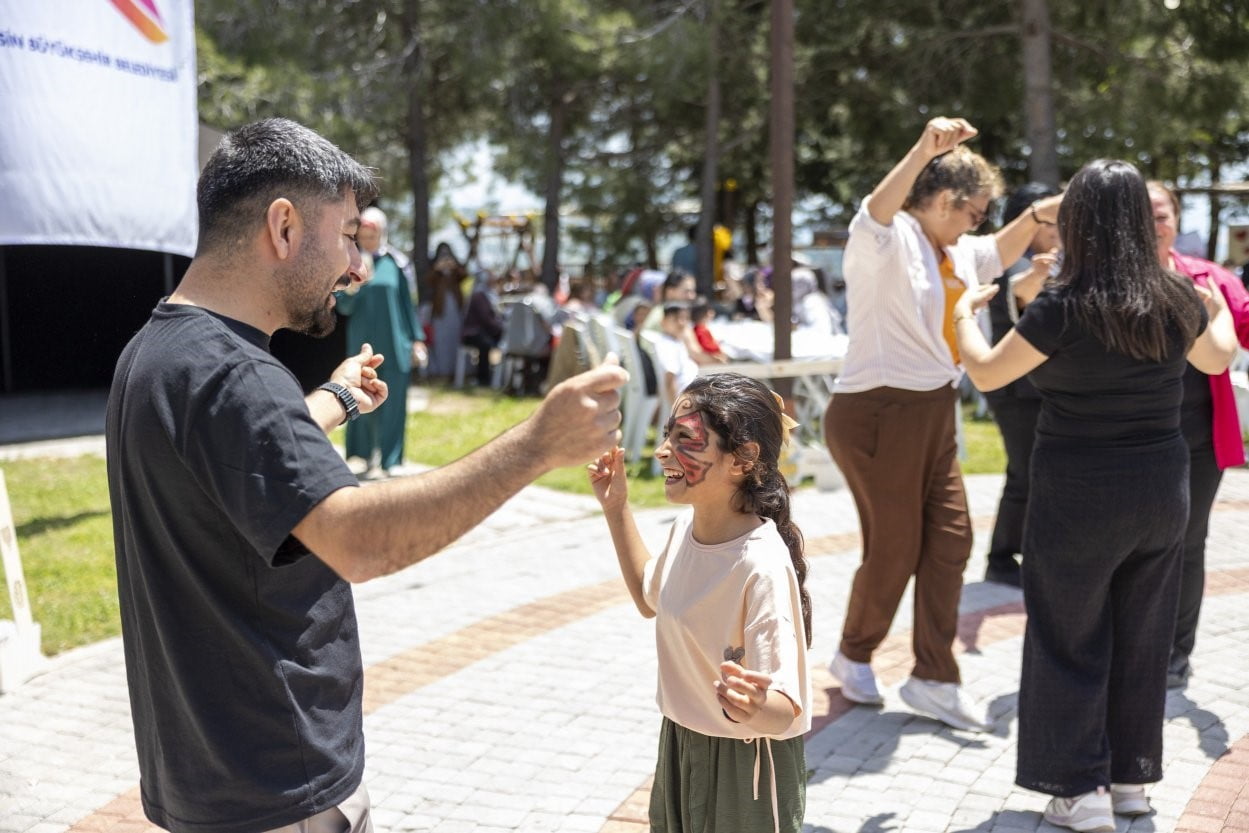 MERSİN BÜYÜKŞEHİR BELEDİYESİ, DÜNYA ÇÖLYAK FARKINDALIK GÜNÜ KAPSAMINDA DÜZENLEDİĞİ ETKİNLİKLE...