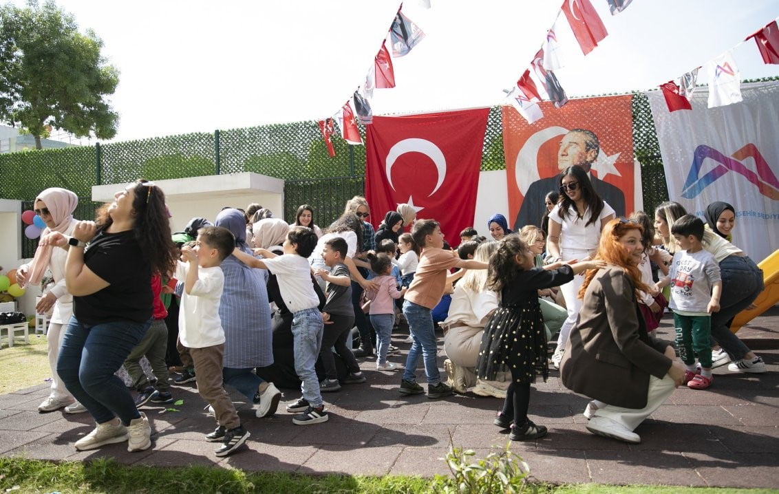 MERSİN BÜYÜKŞEHİR BELEDİYESİ KADIN VE AİLE HİZMETLERİ DAİRE BAŞKANLIĞI BÜNYESİNDE HİZMET VEREN...