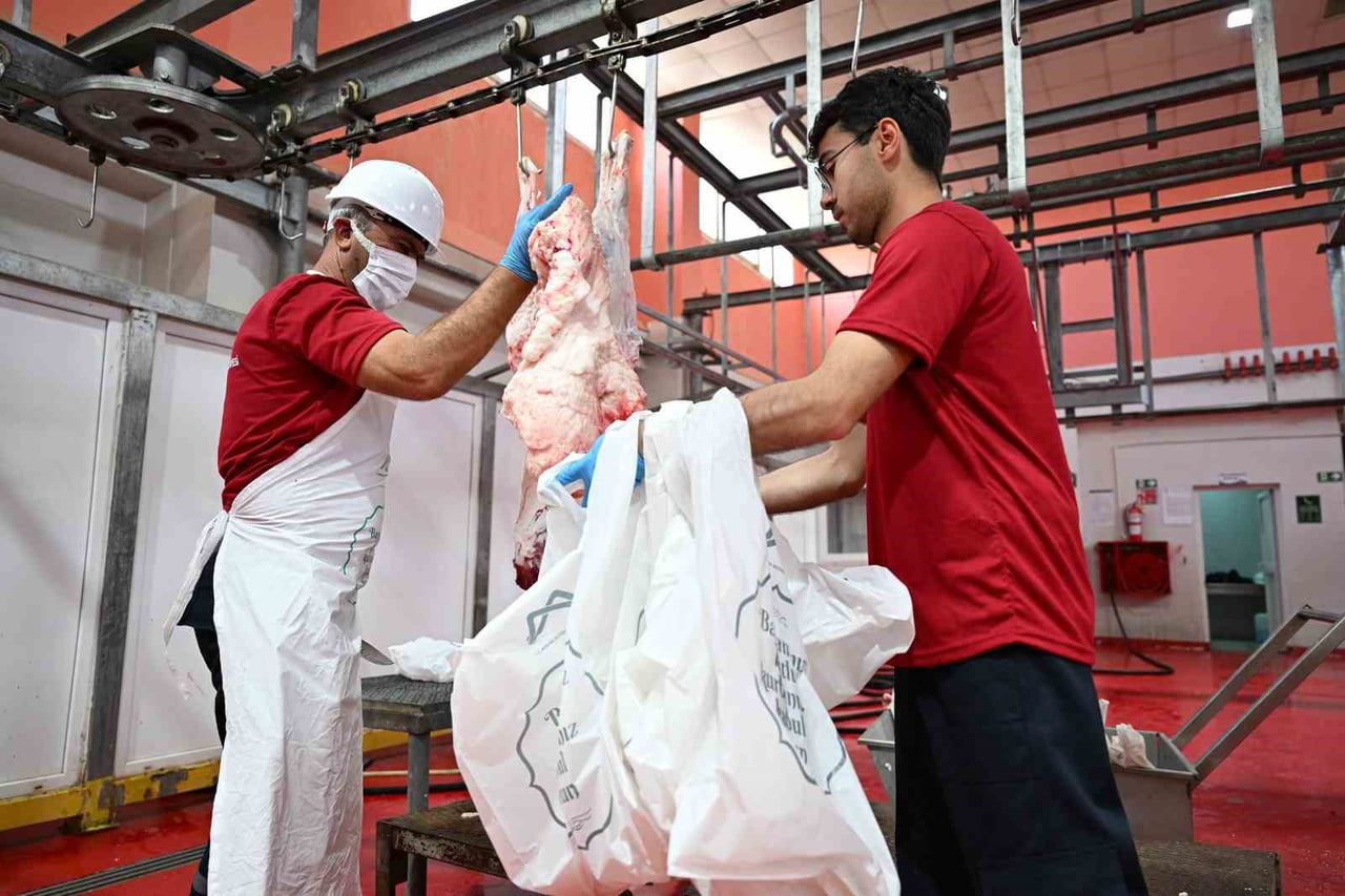 MERSİN BÜYÜKŞEHİR BELEDİYESİ, KURBAN BAYRAMI BOYUNCA ÜCRETSİZ MEZBAHA VE MOBİL KESİM ÜNİTELERİYLE...