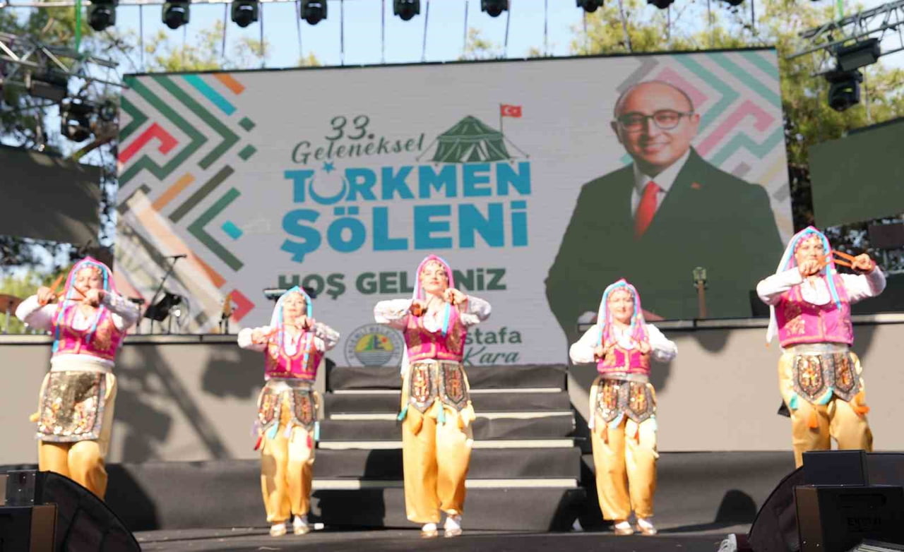 MERSİN ERDEMLİ İLÇESİNDE  BİR ÇOK ÜLKEDEN KÜLTÜR EKİPLERİNİN YER ALDIĞI 33. GELENEKSEL TÜRKMEN...