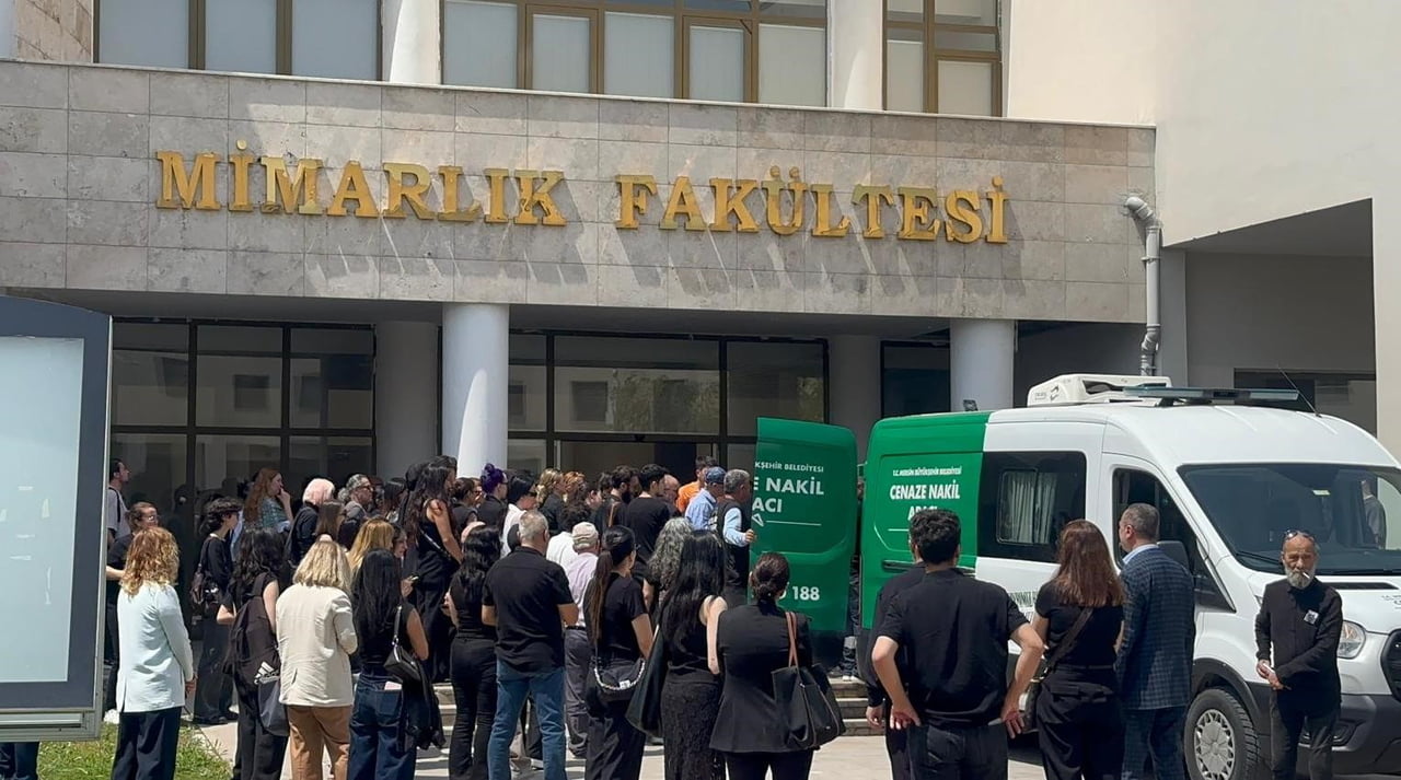 MERSİN ÜNİVERSİTESİ GÜZEL SANATLAR FAKÜLTESİ ÖĞRETİM ELEMANLARINDAN ÖĞR. GÖR. JUAN BOTELLA...