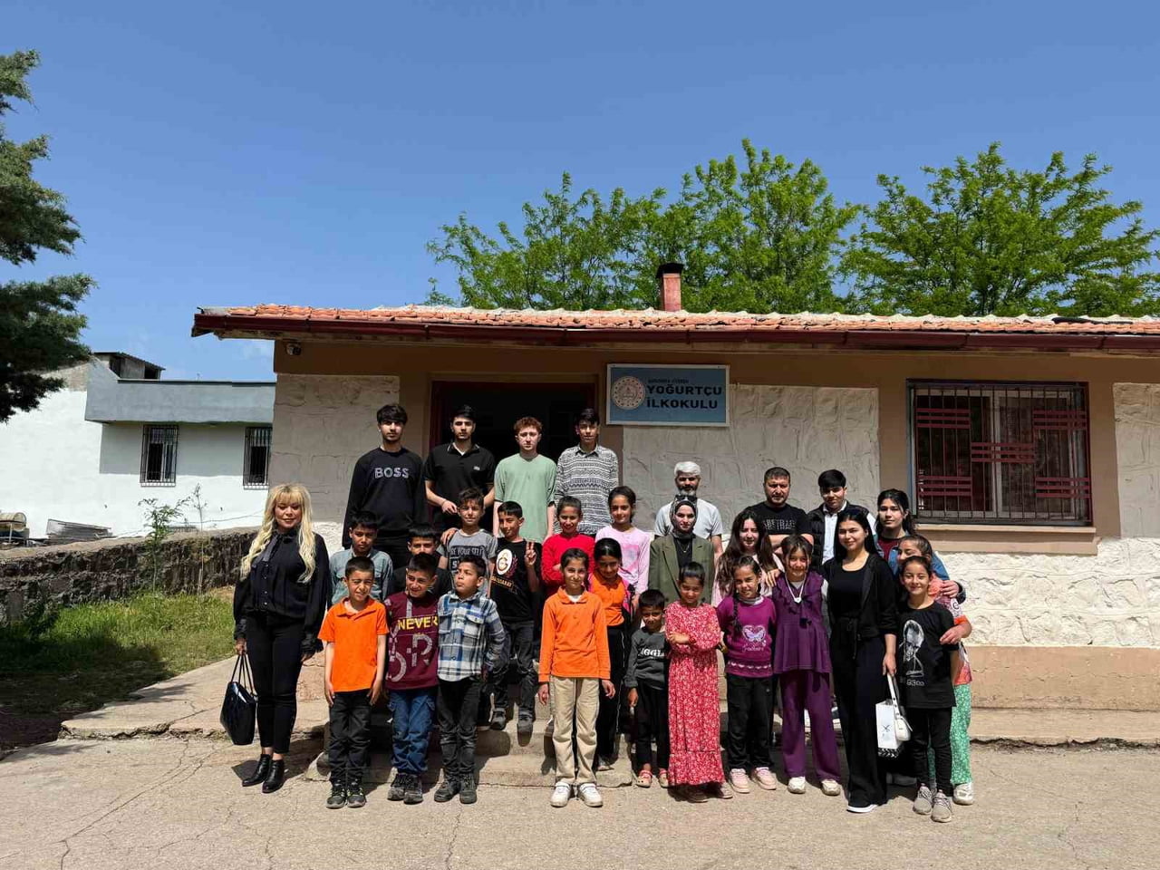 MESEM ÖĞRENCİLERİNDEN KARDEŞ OKULLARA ANLAMLI DESTEK